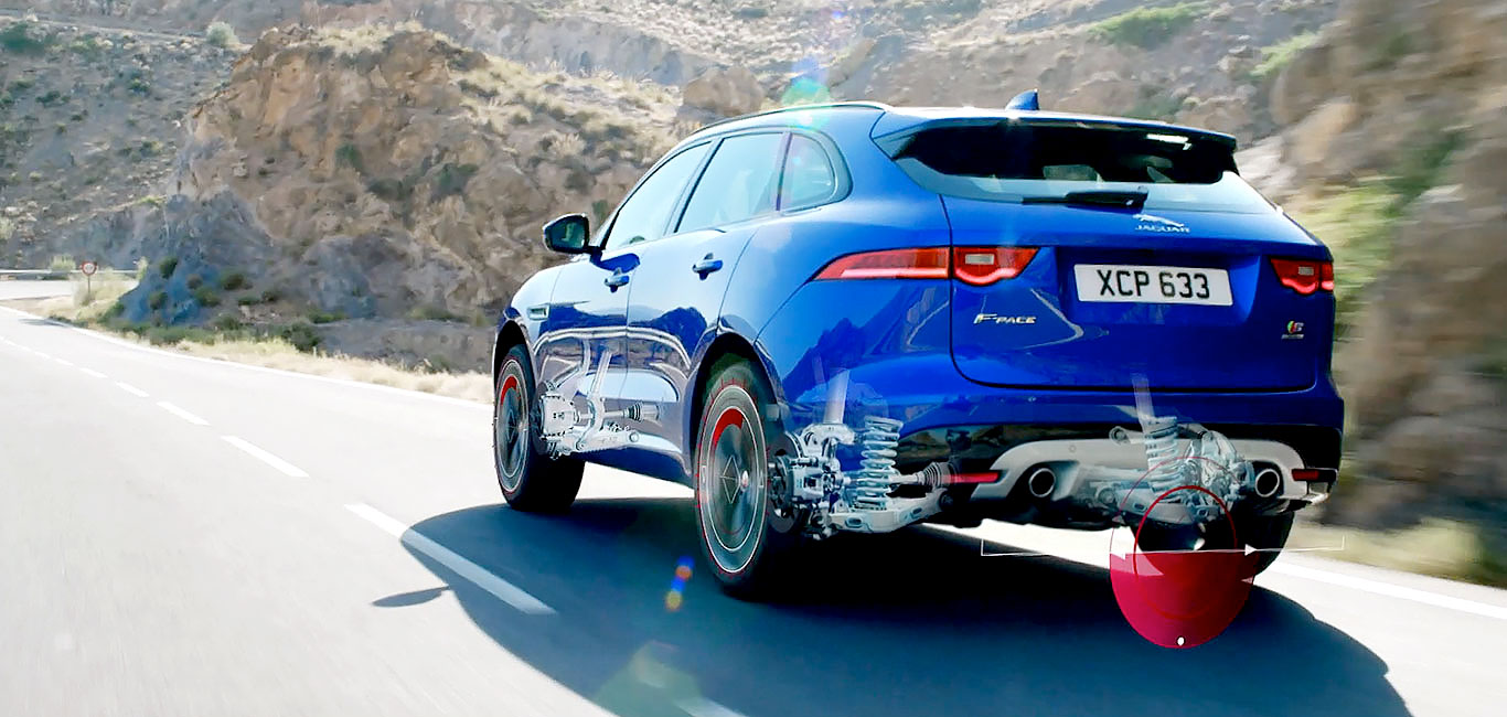 F-PACE’s chassis and suspension system offers a unique balance between agility and ride comfort.