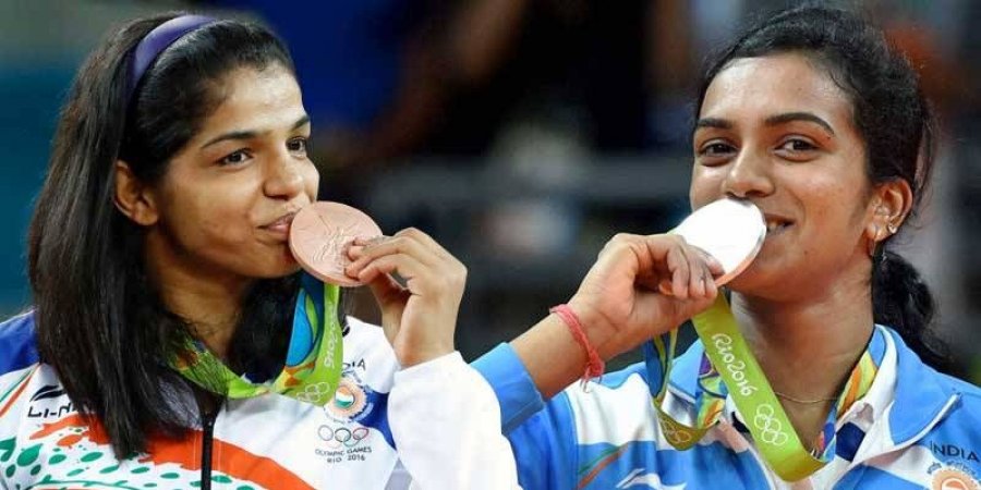 PV Sindhhu and Sakshi Malik